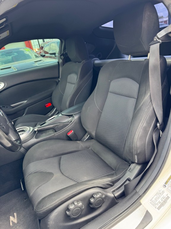 2016 Nissan 370Z Image 15