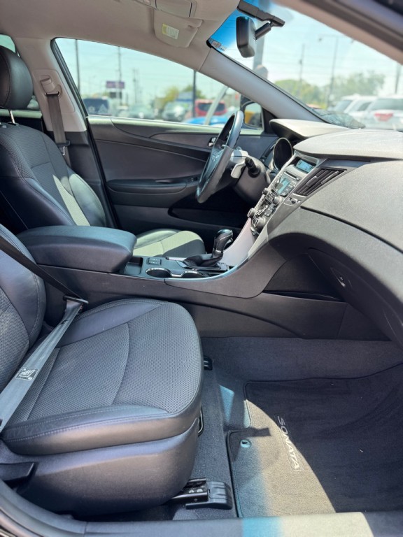 2013 Hyundai Sonata Image 16