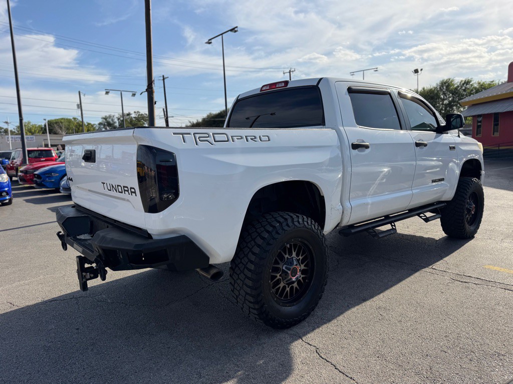 2017 Toyota Tundra Image 8
