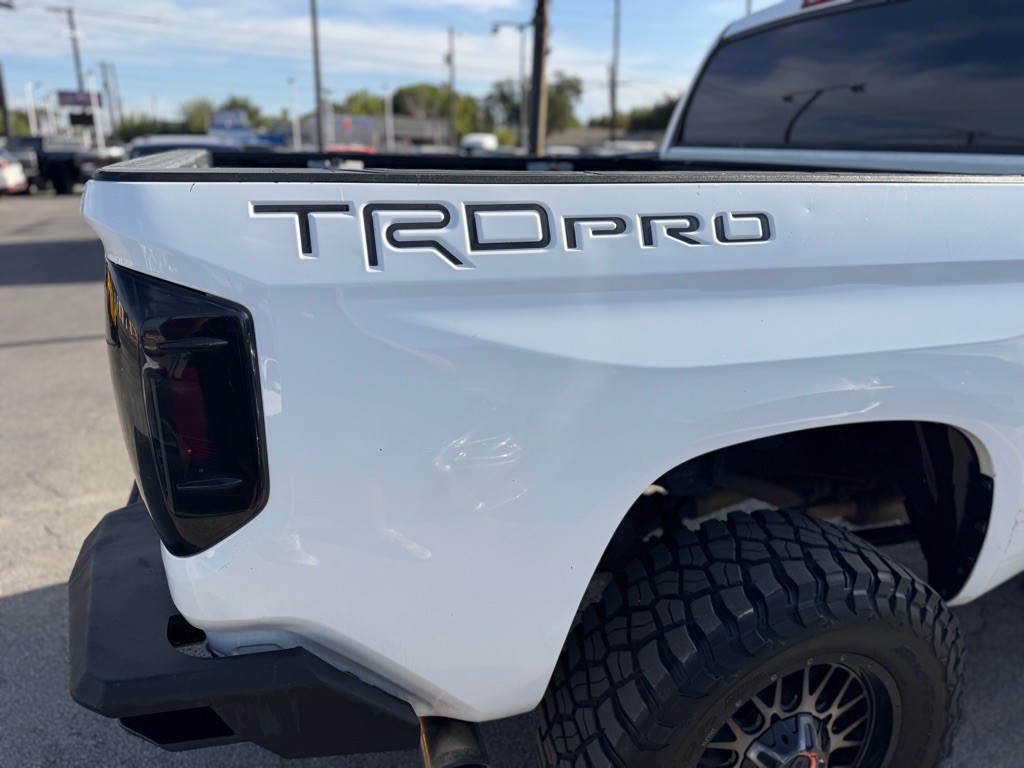 2017 Toyota Tundra Image 9