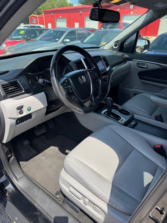 2017 Honda Pilot Image 11