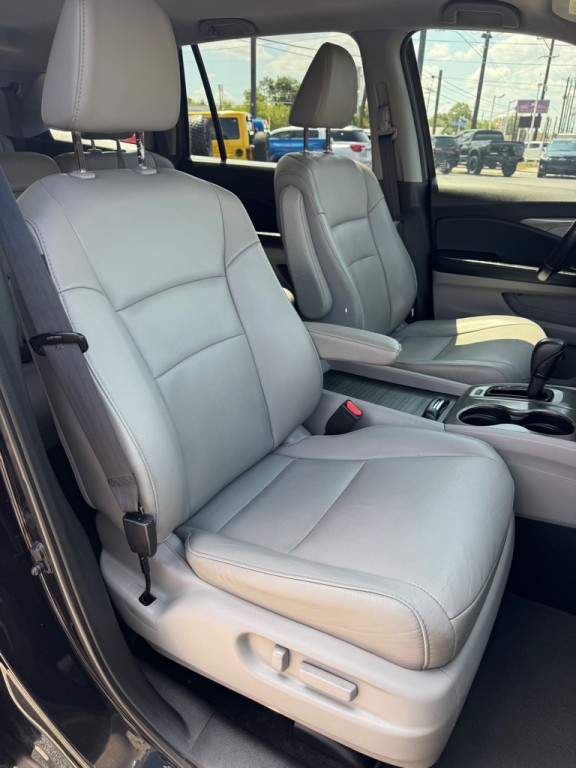 2017 Honda Pilot Image 16