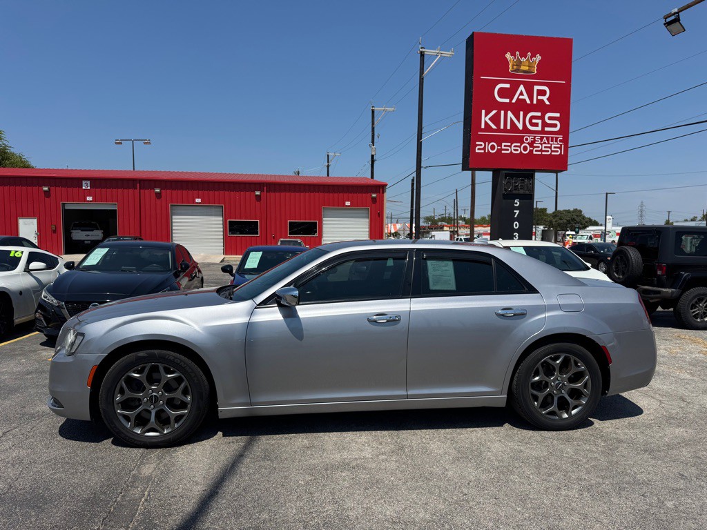 2017 Chrysler 300 Image 5