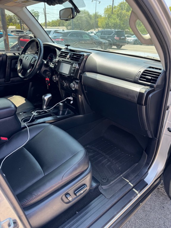 2018 Toyota 4Runner Image 18