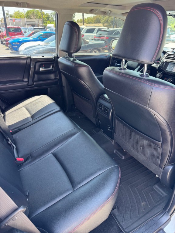 2018 Toyota 4Runner Image 22