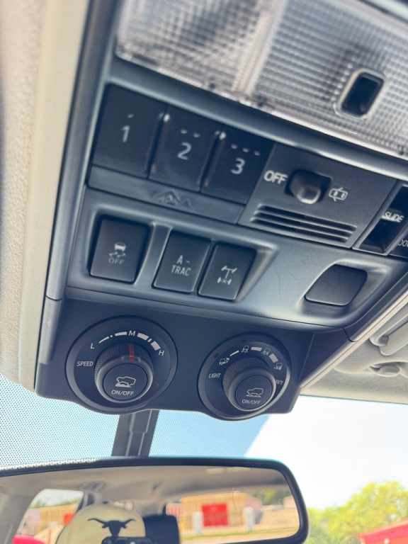 2018 Toyota 4Runner Image 27