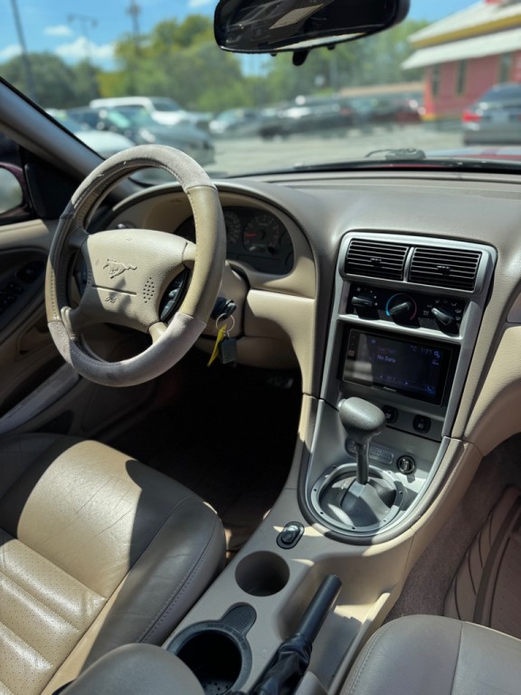 2004 Ford Mustang Image 24