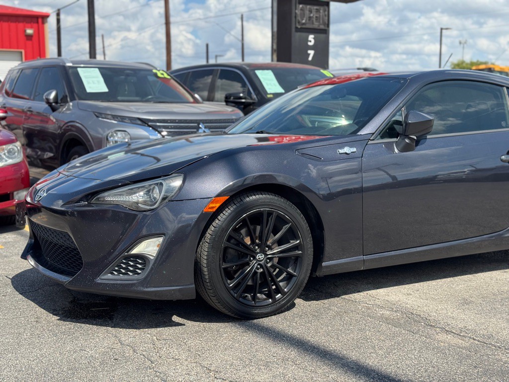 2014 Scion FR-S Image 4