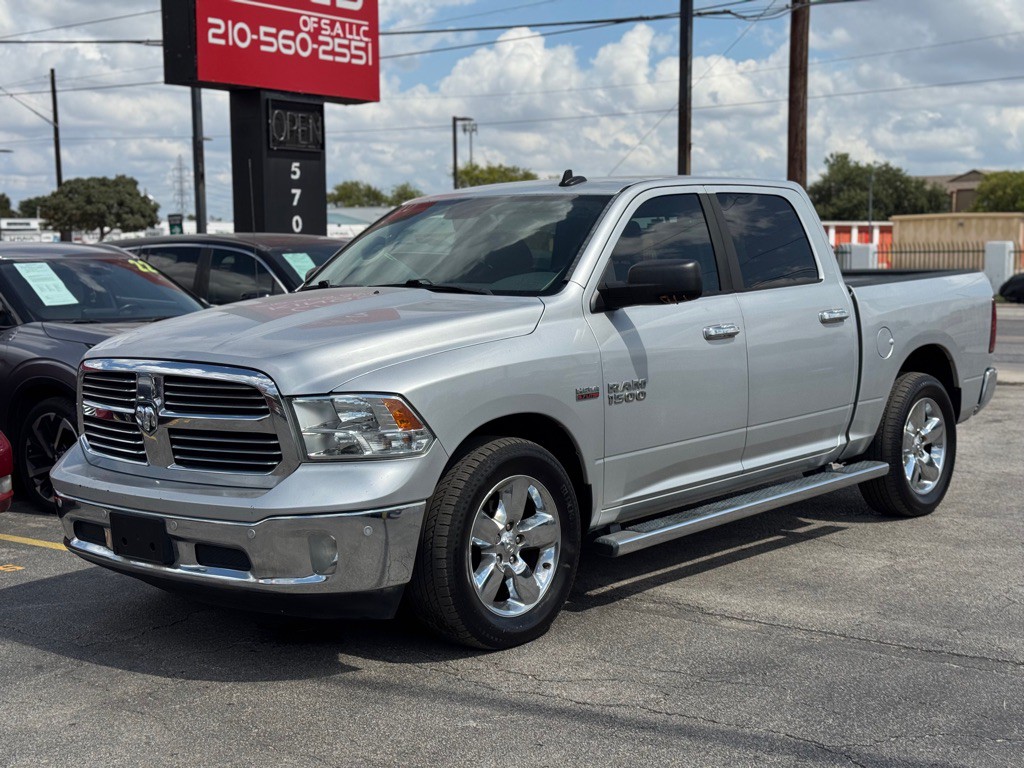 2016 RAM 1500 Image 3