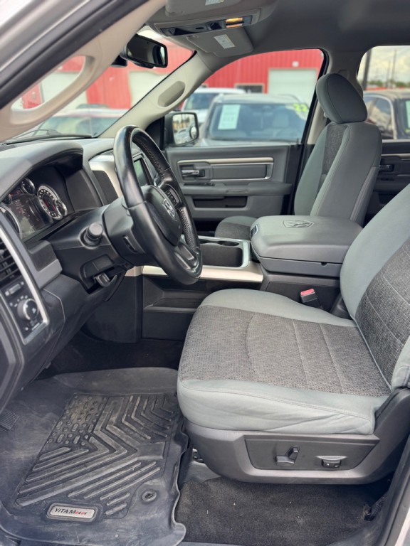 2016 RAM 1500 Image 12