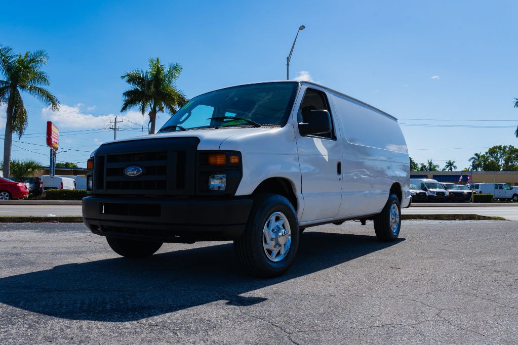 2011 Ford Econoline Image 2