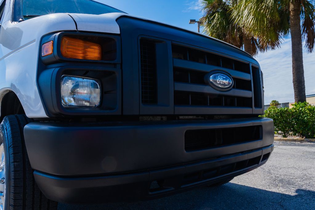 2011 Ford Econoline Image 3