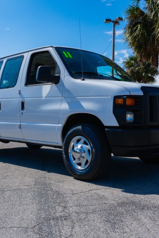2011 Ford Econoline Image 4