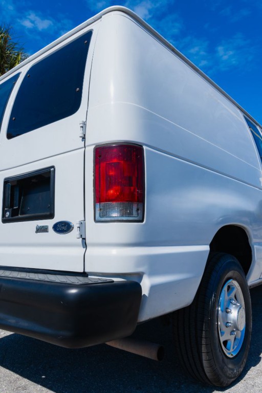 2011 Ford Econoline Image 6