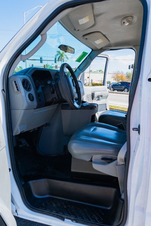 2011 Ford Econoline Image 8