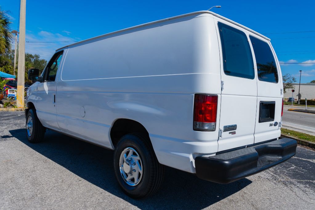 2011 Ford Econoline Image 9