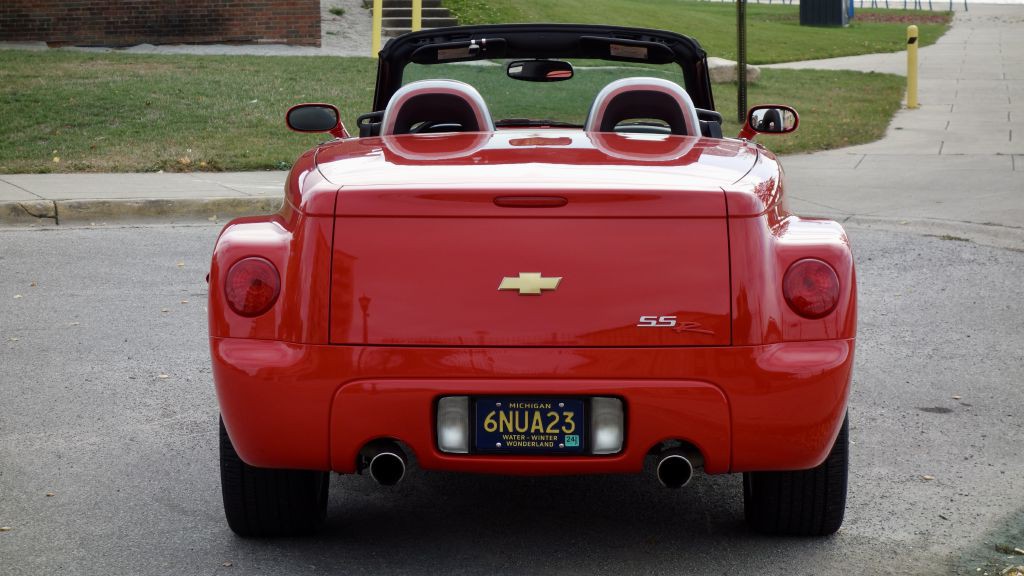 2004 Chevrolet SSR Image 5