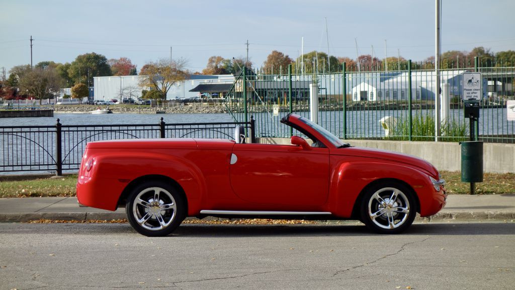 2004 Chevrolet SSR Image 7