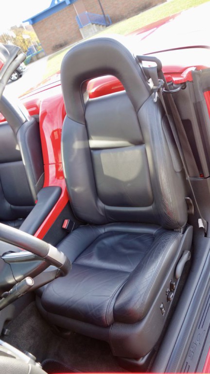 2004 Chevrolet SSR Image 11