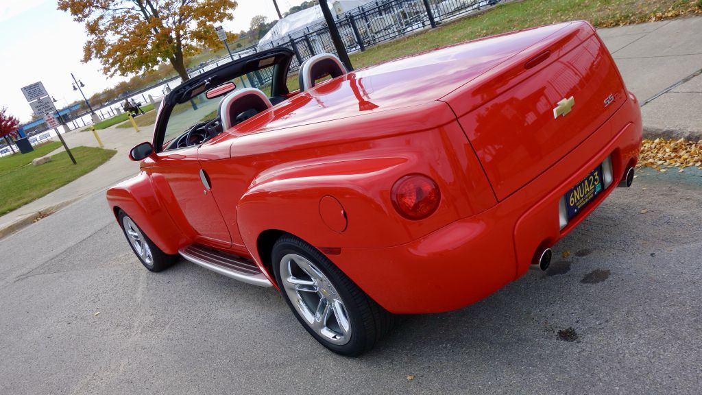 2004 Chevrolet SSR Image 19