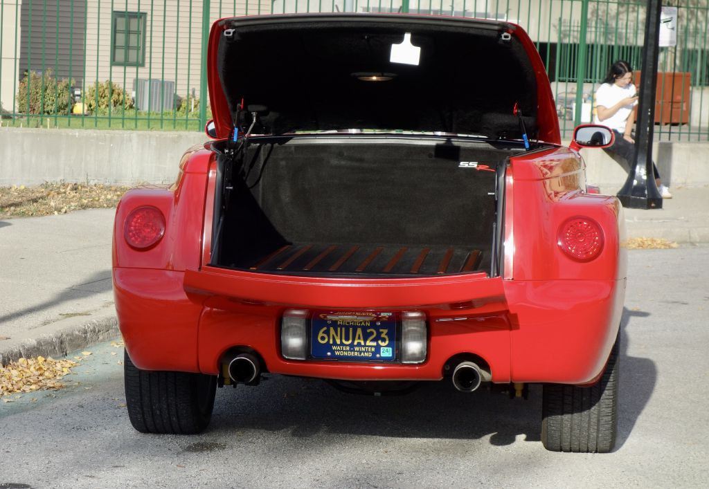 2004 Chevrolet SSR Image 23