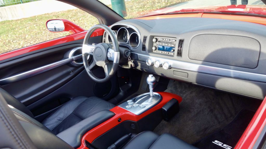2004 Chevrolet SSR Image 29