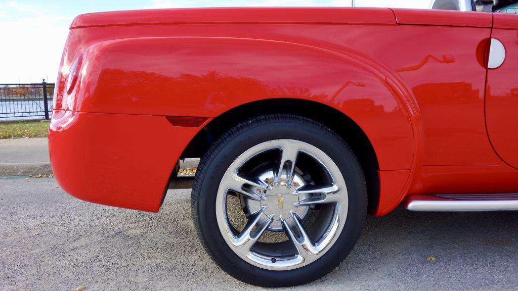 2004 Chevrolet SSR Image 31