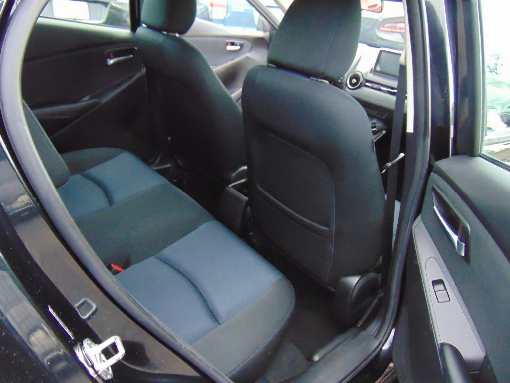 2016 Scion iA Image 19