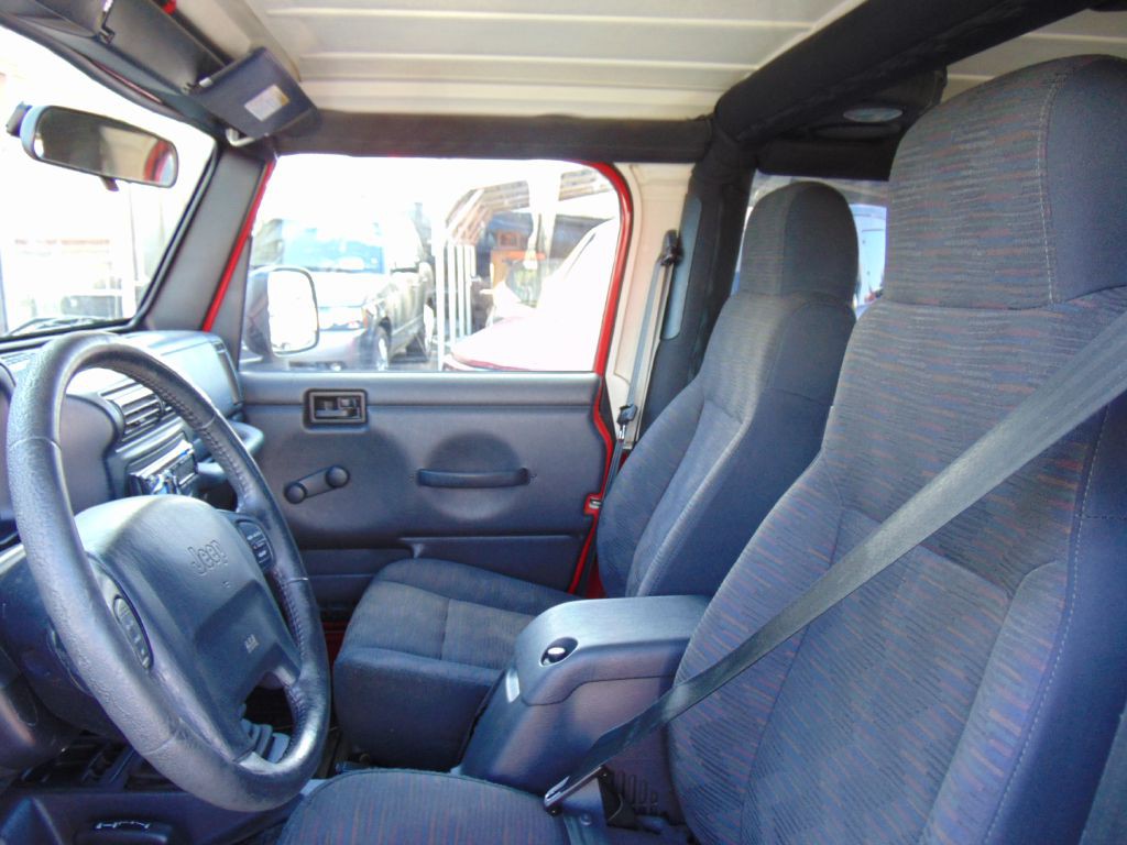 2003 Jeep Wrangler Image 13