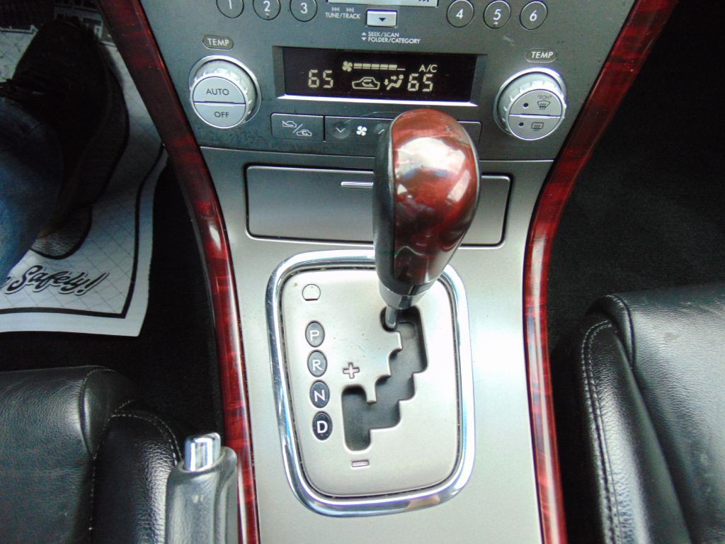 2009 Subaru Outback Image 10