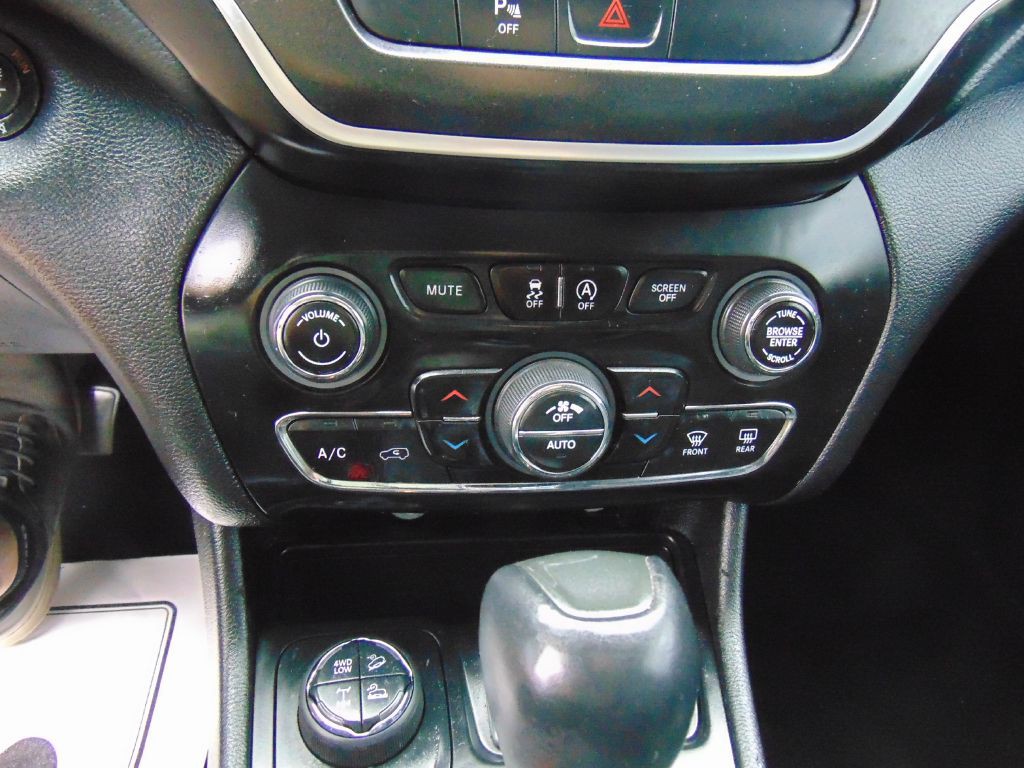 2019 Jeep Cherokee Image 16