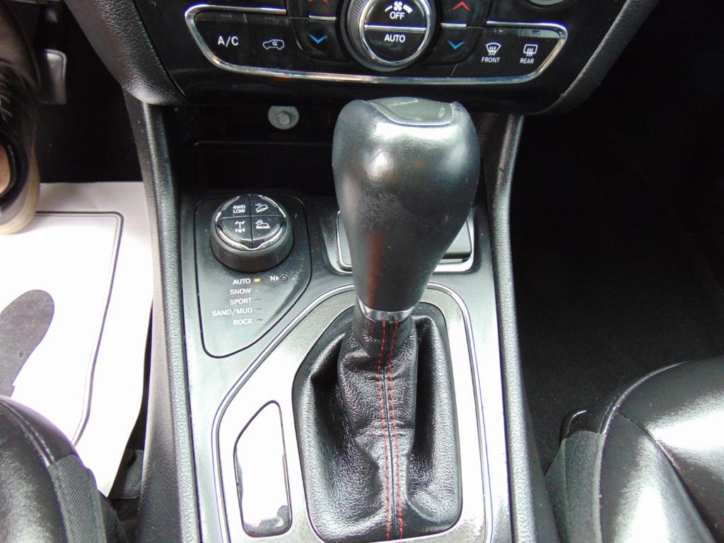 2019 Jeep Cherokee Image 17