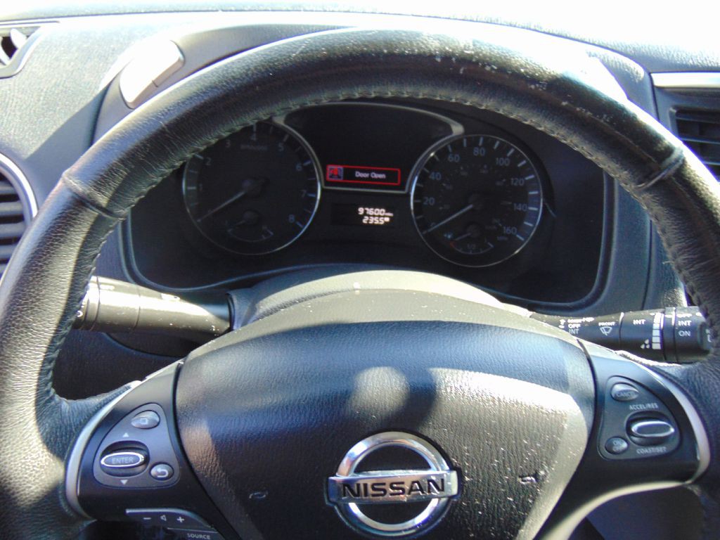 2015 Nissan Pathfinder Image 19