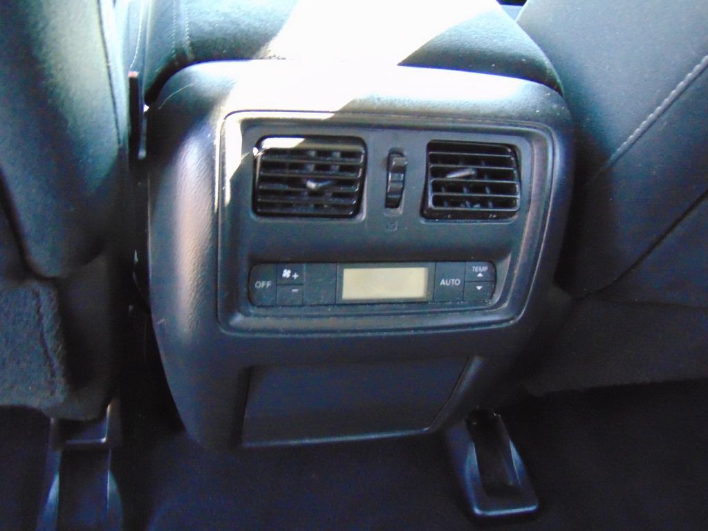 2015 Nissan Pathfinder Image 23