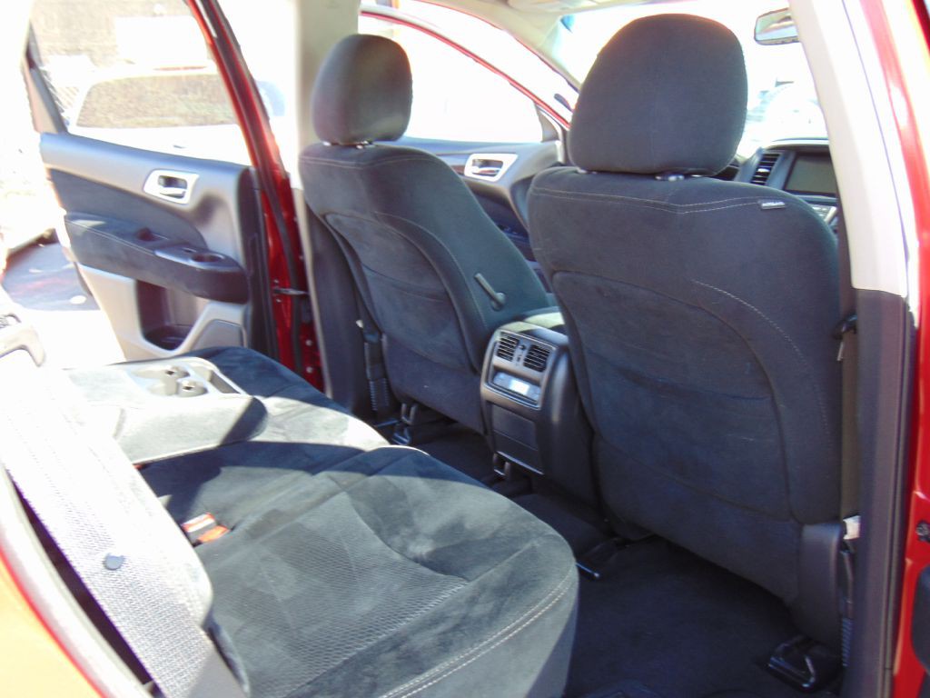 2015 Nissan Pathfinder Image 25