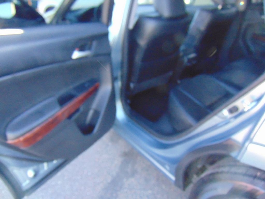 2011 Honda Crosstour Image 21