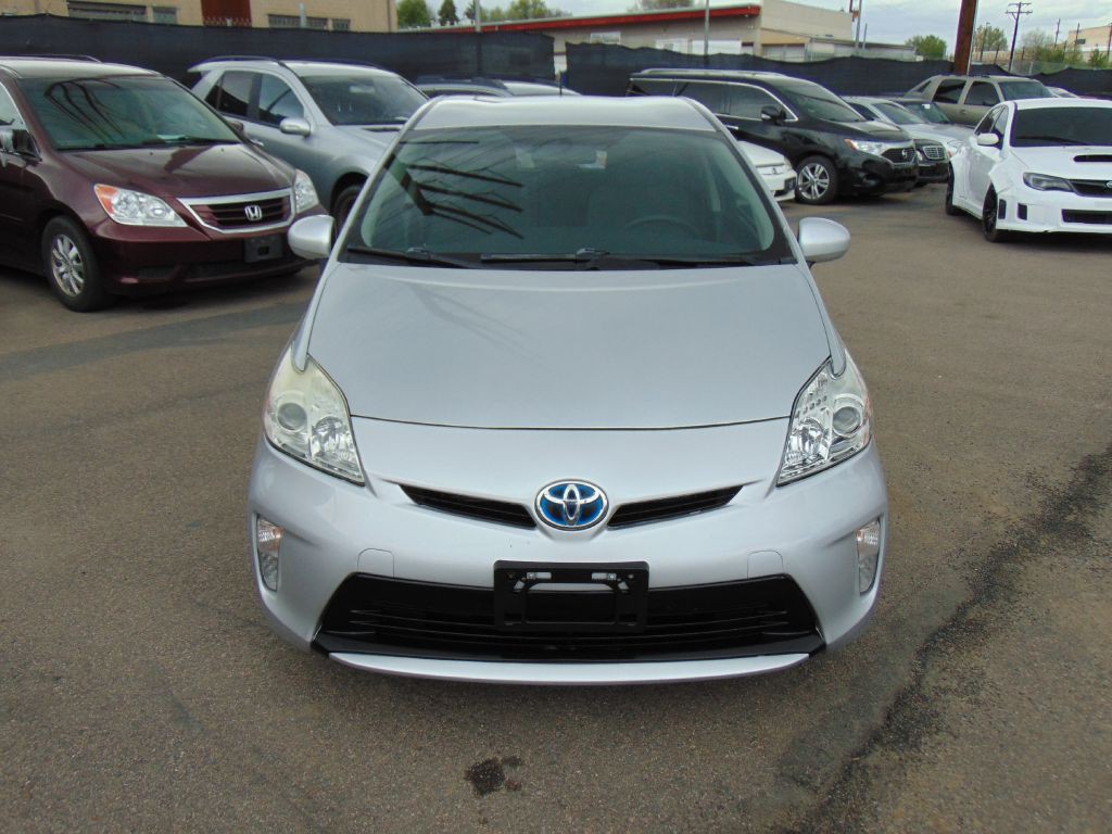 2015 Toyota Prius Image 2