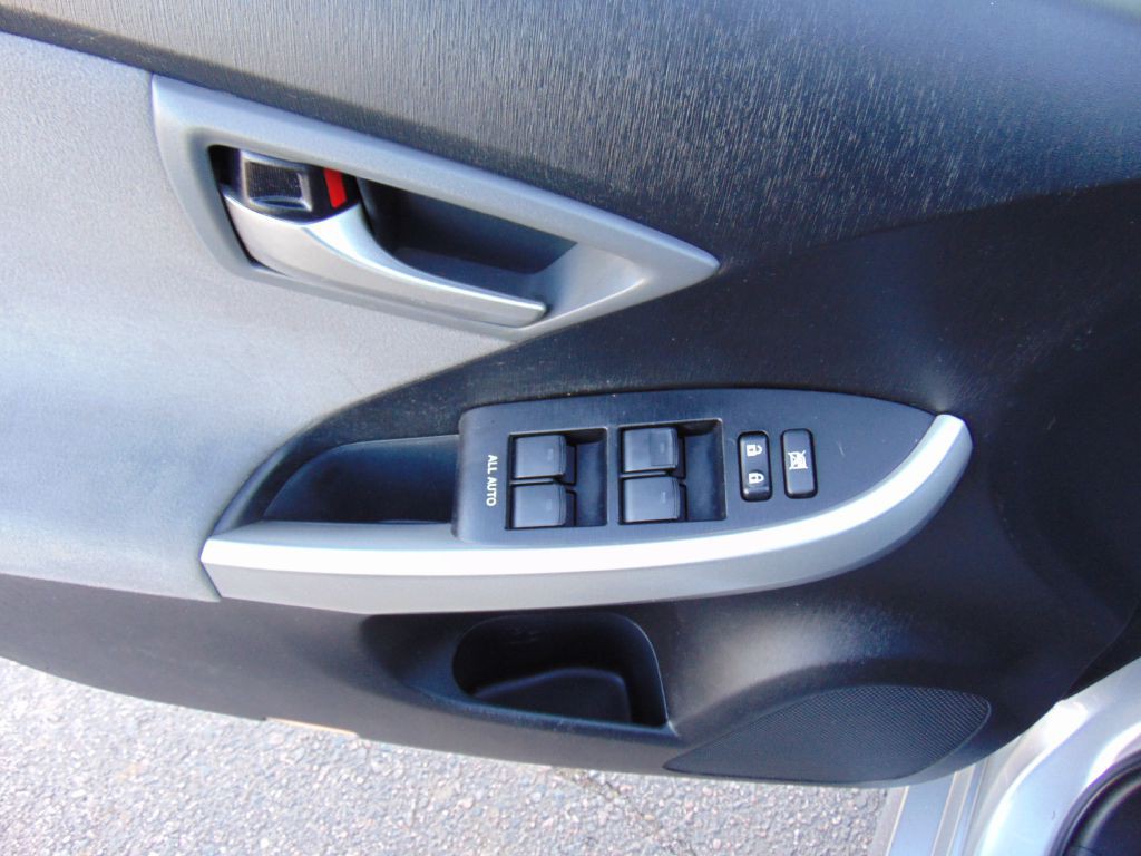 2015 Toyota Prius Image 6