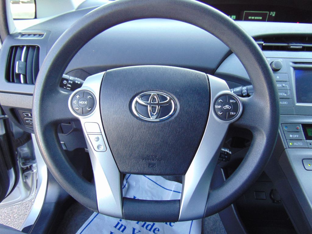 2015 Toyota Prius Image 7