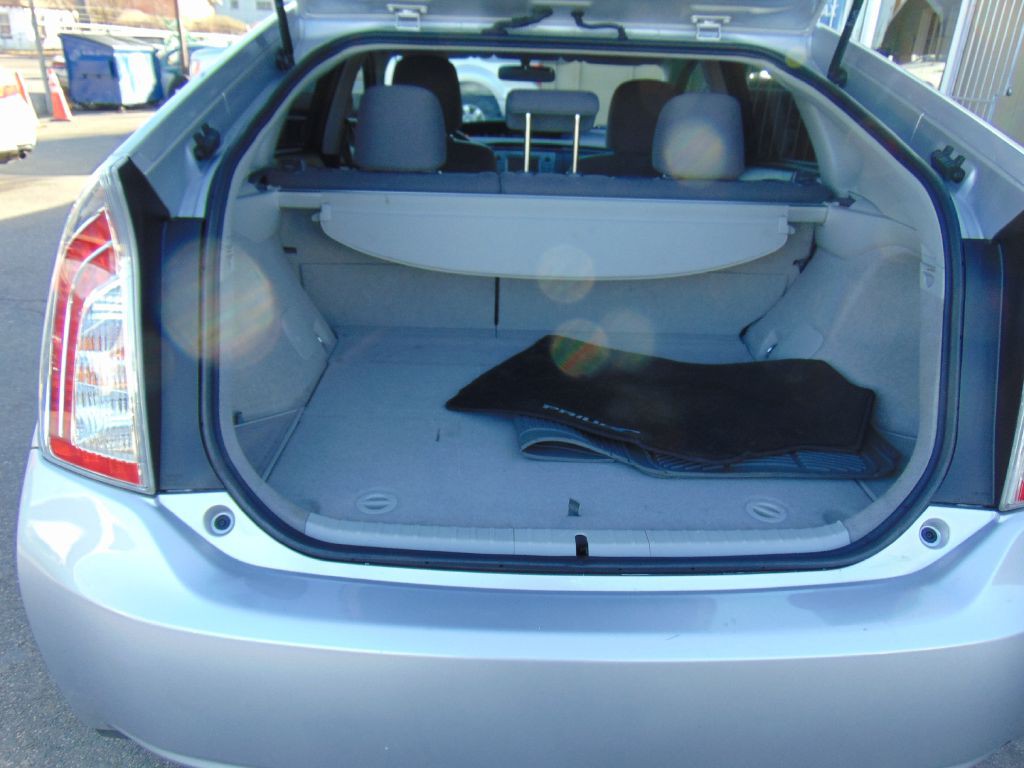 2015 Toyota Prius Image 12