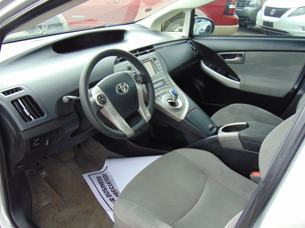 2015 Toyota Prius Image 13