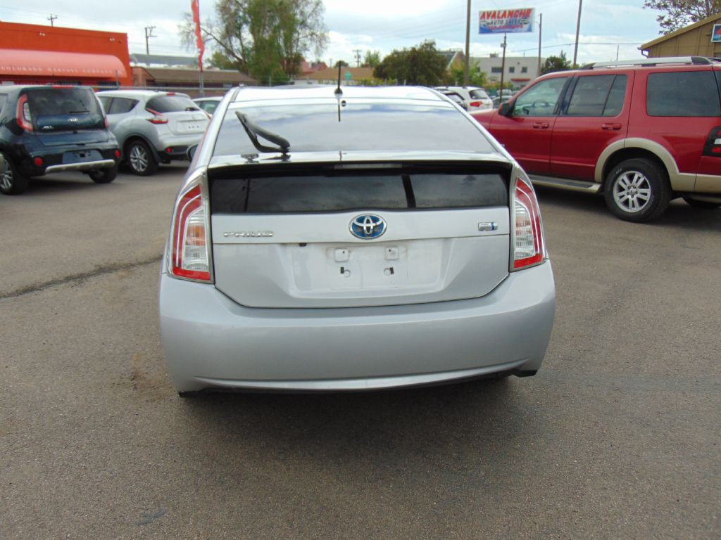 2015 Toyota Prius Image 14