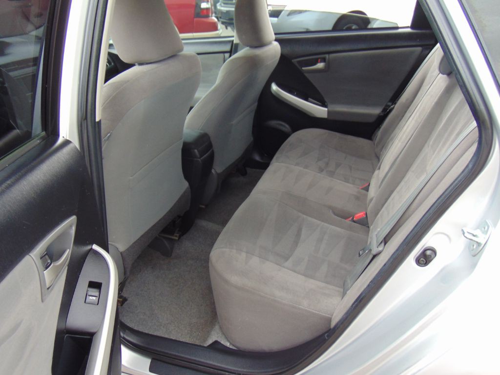 2015 Toyota Prius Image 17