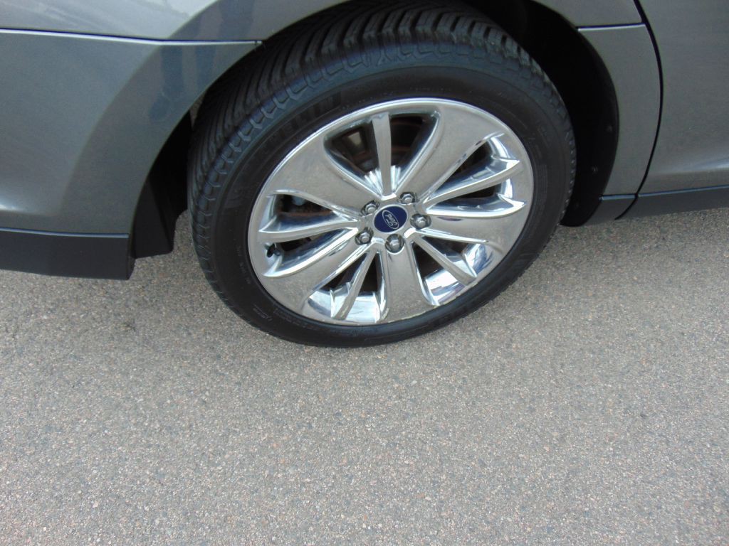 2012 Ford Taurus Image 8