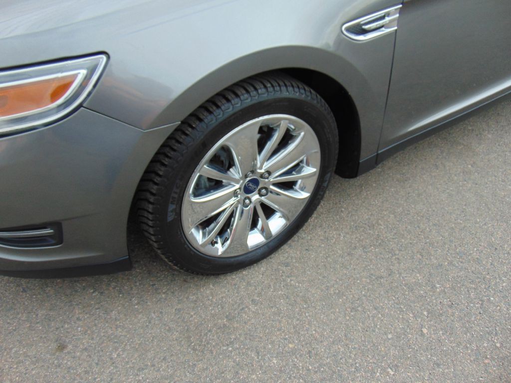 2012 Ford Taurus Image 9