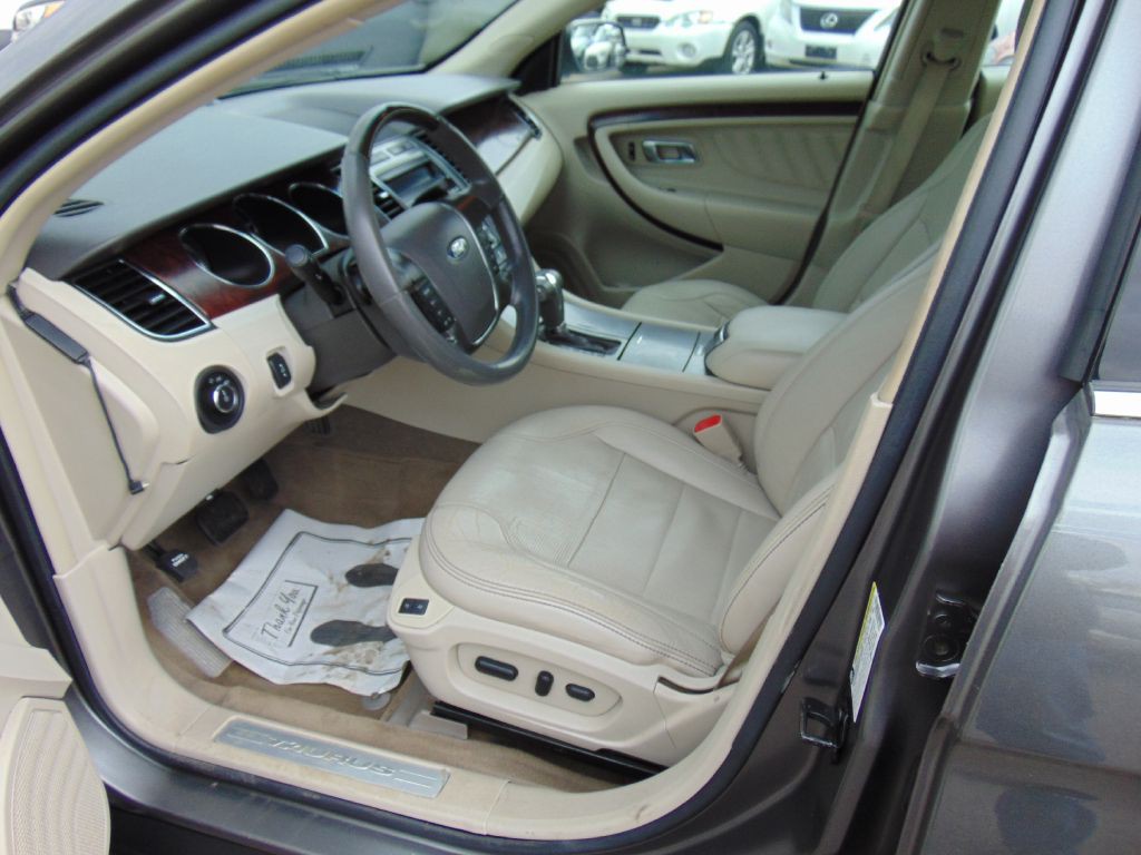 2012 Ford Taurus Image 11