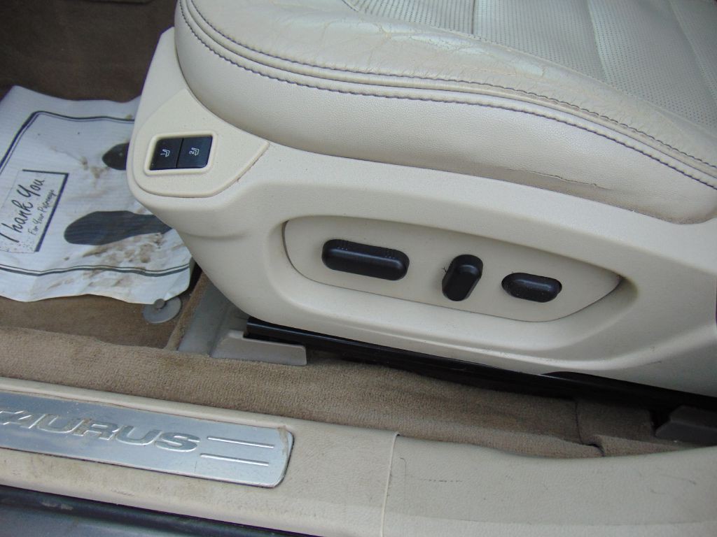 2012 Ford Taurus Image 12