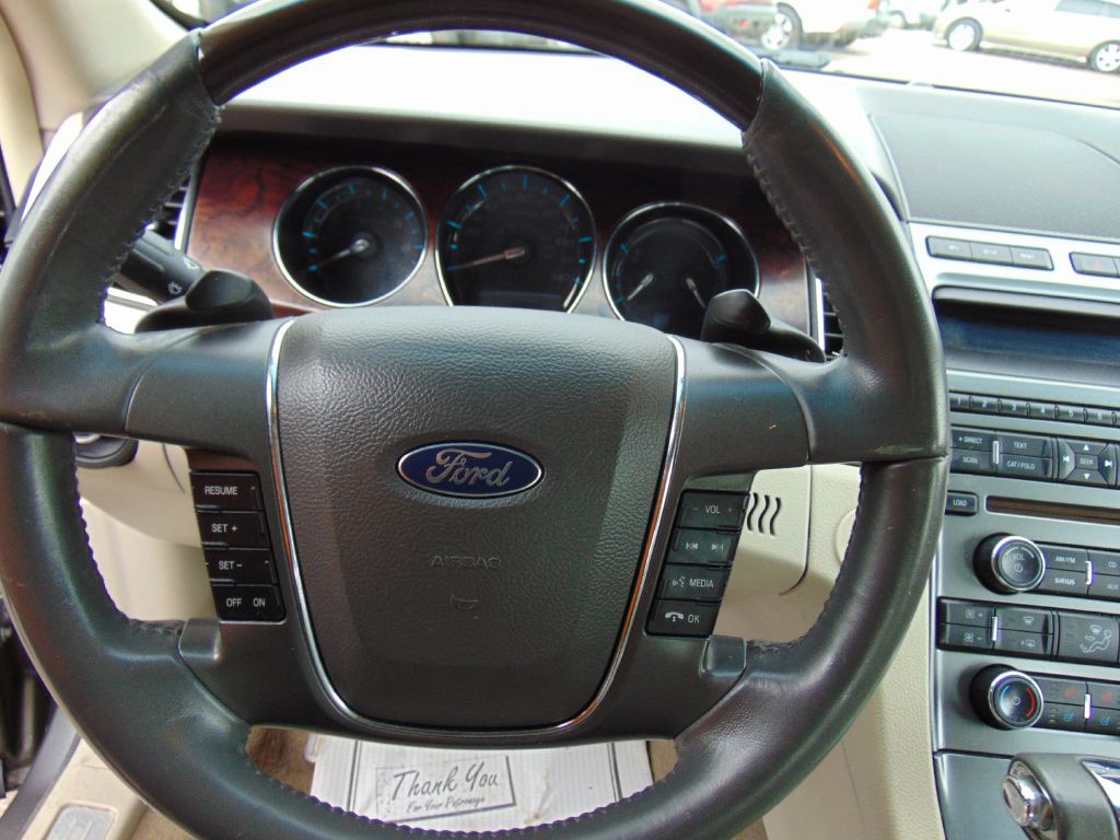 2012 Ford Taurus Image 13