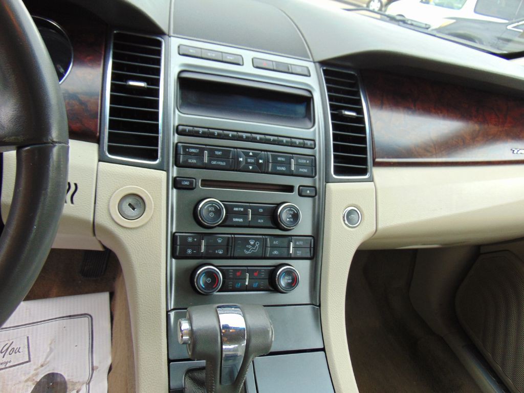 2012 Ford Taurus Image 14