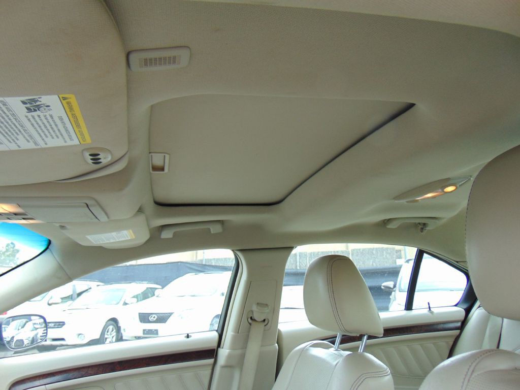 2012 Ford Taurus Image 16